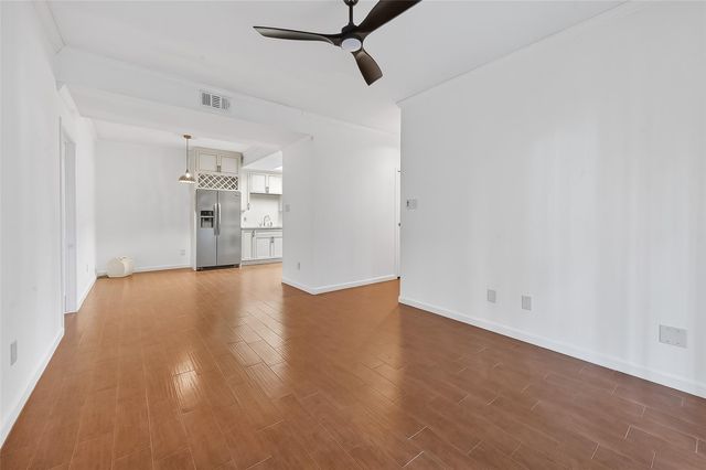 11711 Memorial Drive 305, Houston, TX 77024