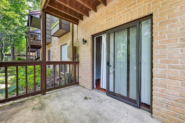 11711 Memorial Drive 305, Houston, TX 77024