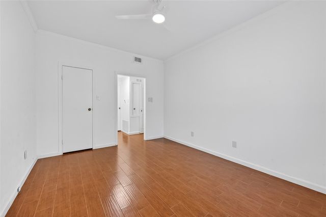 11711 Memorial Drive 305, Houston, TX 77024