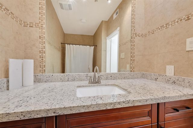 11711 Memorial Drive 305, Houston, TX 77024