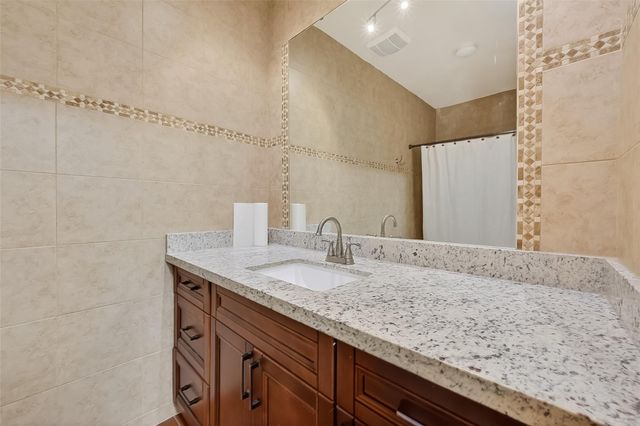 11711 Memorial Drive 305, Houston, TX 77024