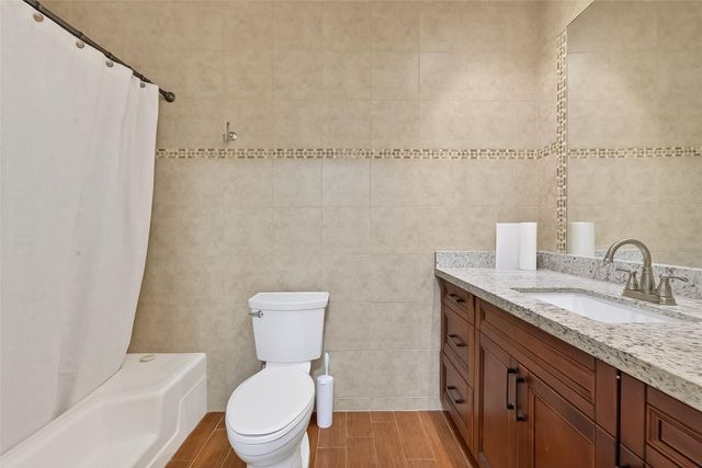 11711 Memorial Drive 305, Houston, TX 77024