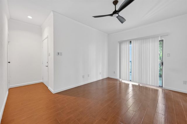 11711 Memorial Drive 305, Houston, TX 77024