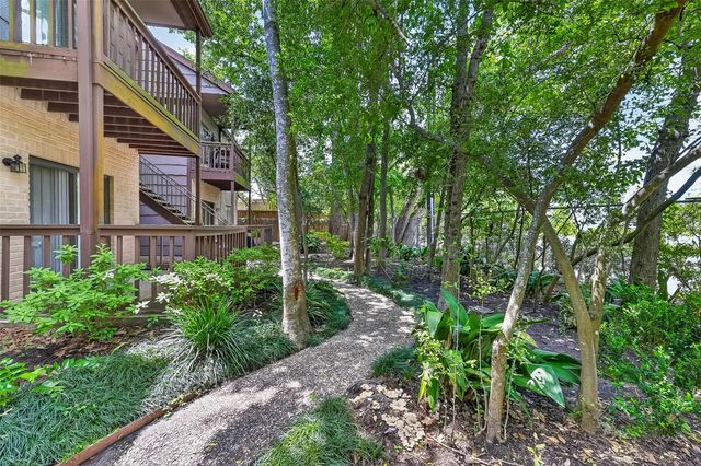 11711 Memorial Drive 305, Houston, TX 77024