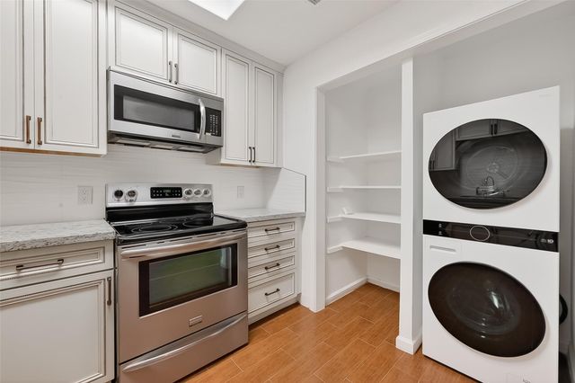 11711 Memorial Drive 305, Houston, TX 77024