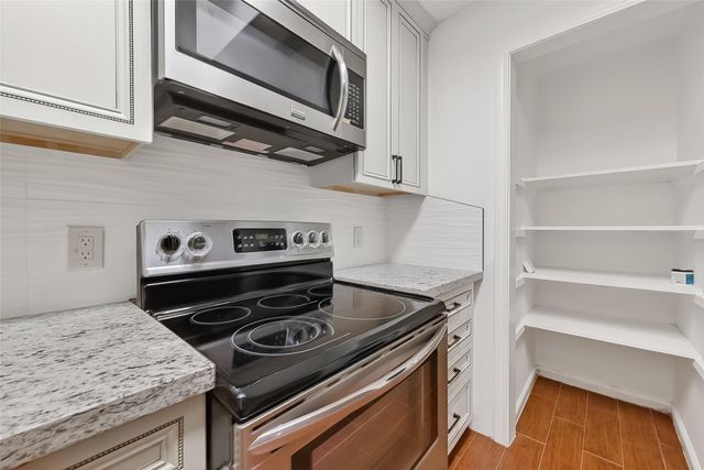 11711 Memorial Drive 305, Houston, TX 77024