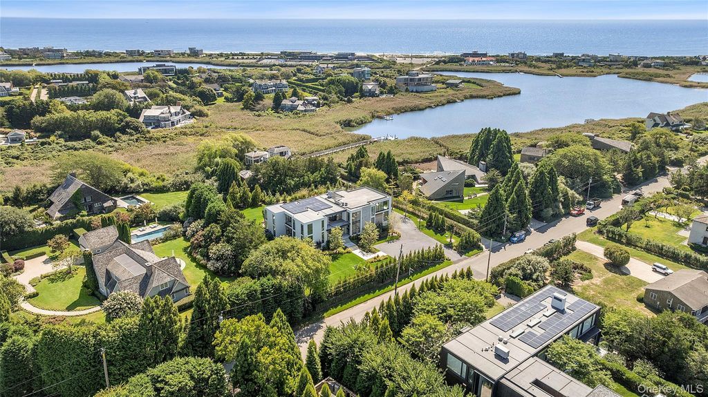 99 Pointe Mecox Lane, Bridgehampton, NY 11976