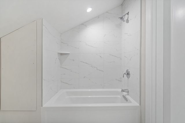 186 Bedford St 210, Lexington, MA 02420