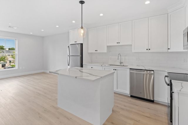 186 Bedford St 210, Lexington, MA 02420