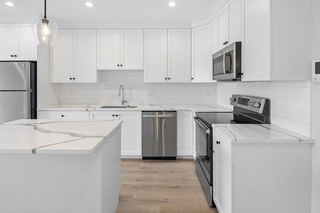 186 Bedford St 210, Lexington, MA 02420