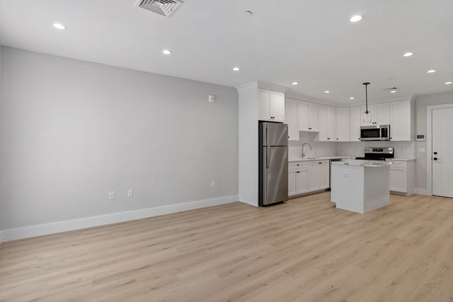 186 Bedford St 210, Lexington, MA 02420