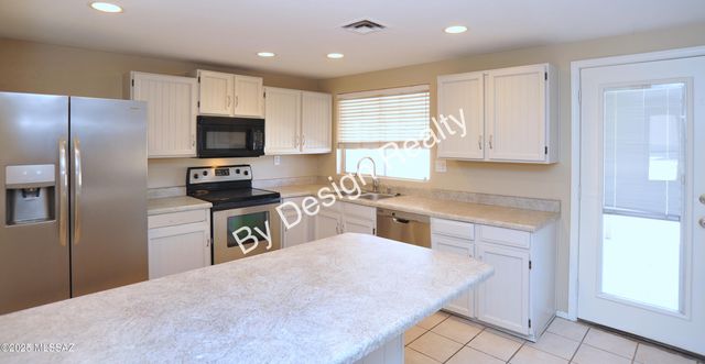 7230 N Ulene Place, Tucson, AZ 85741