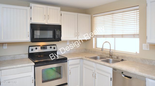 7230 N Ulene Place, Tucson, AZ 85741