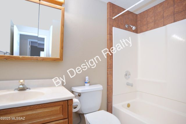 7230 N Ulene Place, Tucson, AZ 85741