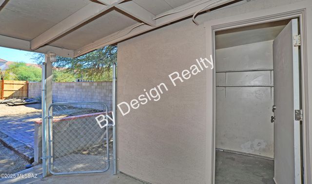 7230 N Ulene Place, Tucson, AZ 85741