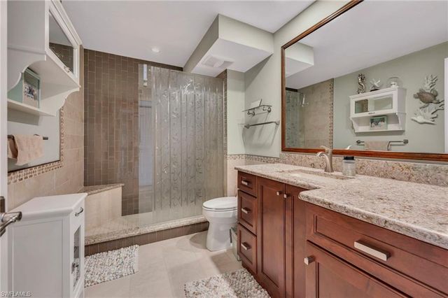 2150 Gulf Shore BLVD N 609, Naples, FL 34102