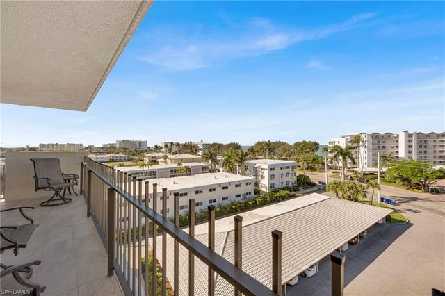 2150 Gulf Shore BLVD N 609, Naples, FL 34102