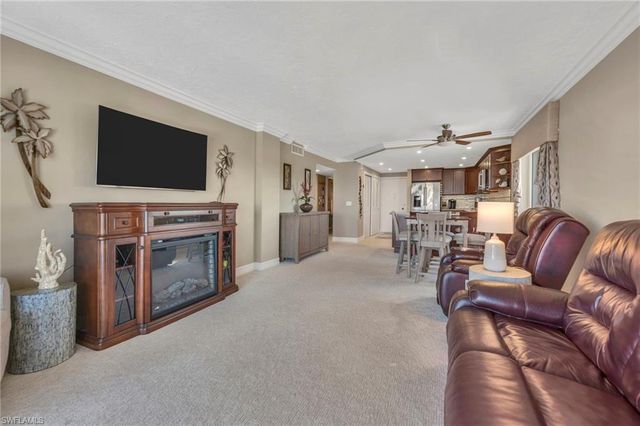 2150 Gulf Shore BLVD N 609, Naples, FL 34102