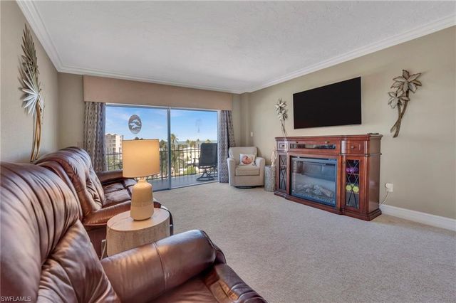 2150 Gulf Shore BLVD N 609, Naples, FL 34102