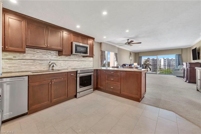 2150 Gulf Shore BLVD N 609, Naples, FL 34102