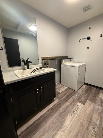 2122 Willow Trail, North Mankato, MN 56003