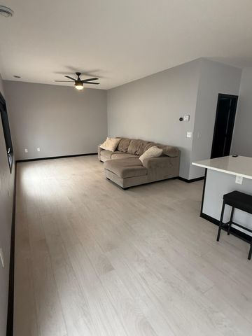 2122 Willow Trail, North Mankato, MN 56003