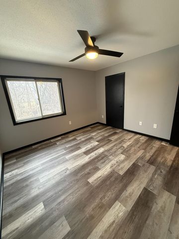 2122 Willow Trail, North Mankato, MN 56003