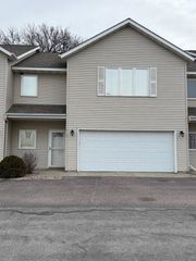 2122 Willow Trail, North Mankato, MN 56003