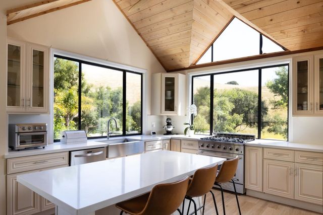31315 Via La Naranga, Carmel Valley, CA 93924