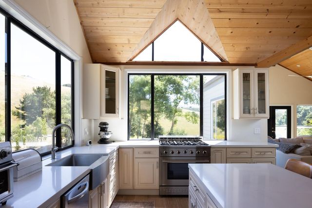 31315 Via La Naranga, Carmel Valley, CA 93924