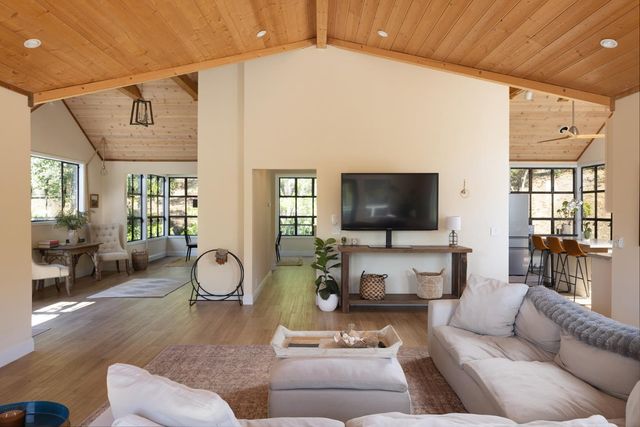 31315 Via La Naranga, Carmel Valley, CA 93924