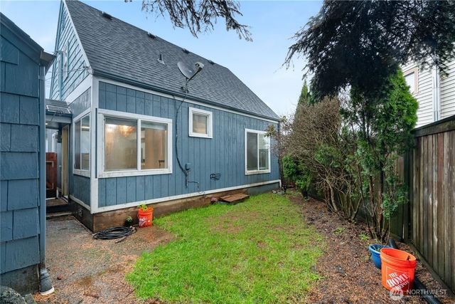 106 Emerson Avenue, Hoquiam, WA 98550