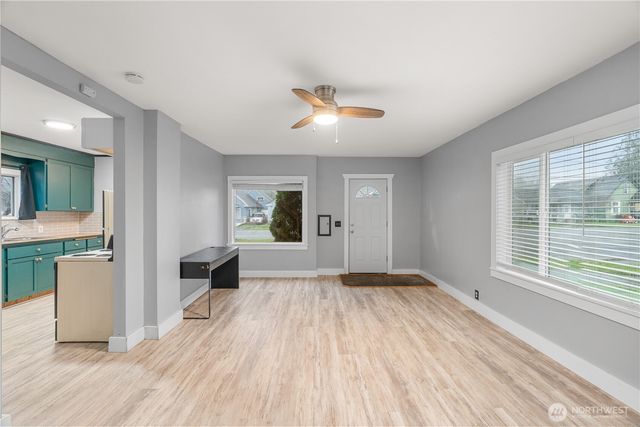 106 Emerson Avenue, Hoquiam, WA 98550