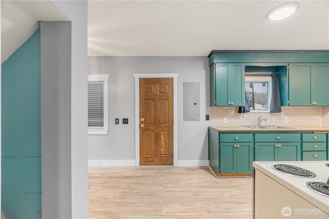 106 Emerson Avenue, Hoquiam, WA 98550