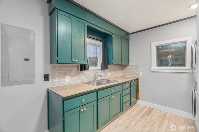 106 Emerson Avenue, Hoquiam, WA 98550