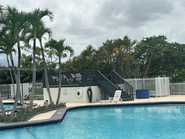 11358 SW 68th Ter, Miami, FL 33173