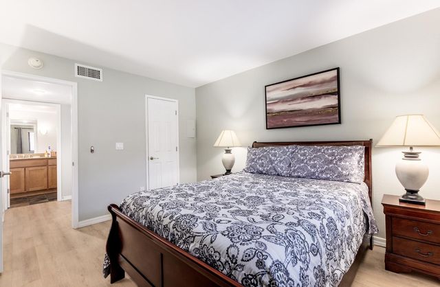 4704 E Paradise Village Parkway N 219, Phoenix, AZ 85032