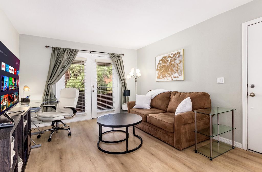 4704 E Paradise Village Parkway N 219, Phoenix, AZ 85032