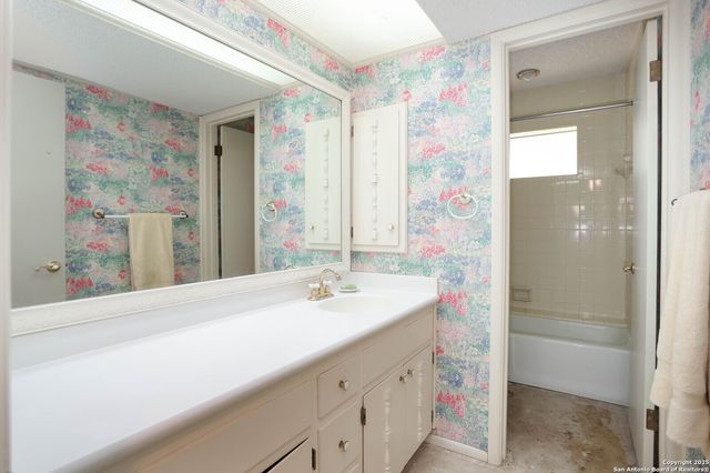 1215 Country Path, San Antonio, TX 78216