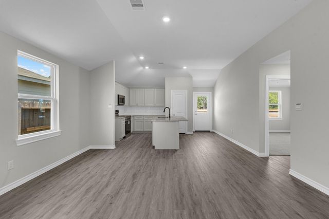 18737 Loom Drive, Conroe, TX 77306