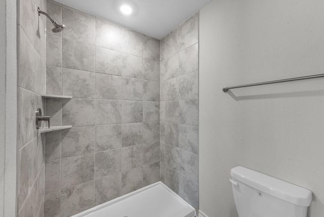 18737 Loom Drive, Conroe, TX 77306