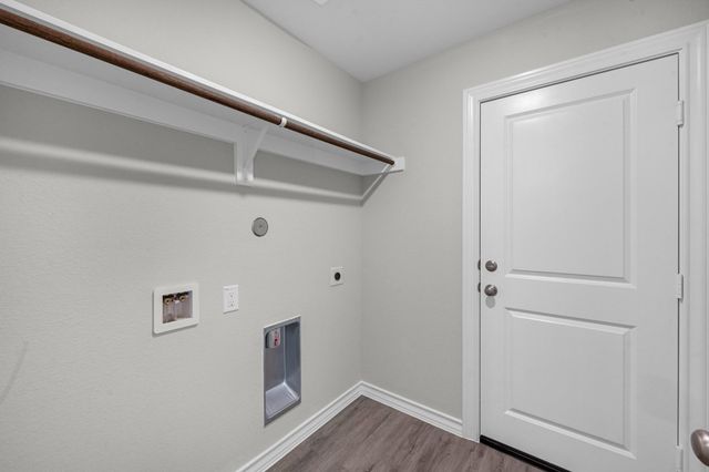 18737 Loom Drive, Conroe, TX 77306