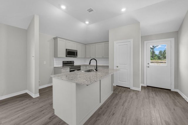 18737 Loom Drive, Conroe, TX 77306