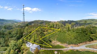 674 Woodland Drive, Gatlinburg, TN 37738