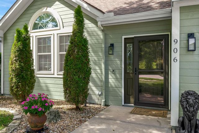 906 16th Avenue S, Greenwood, MO 64034