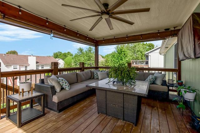 906 16th Avenue S, Greenwood, MO 64034