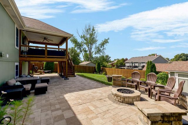 906 16th Avenue S, Greenwood, MO 64034