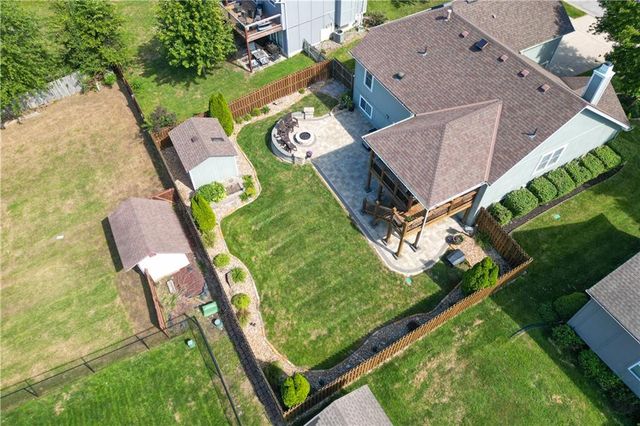 906 16th Avenue S, Greenwood, MO 64034