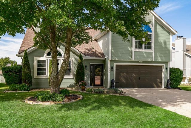 906 16th Avenue S, Greenwood, MO 64034