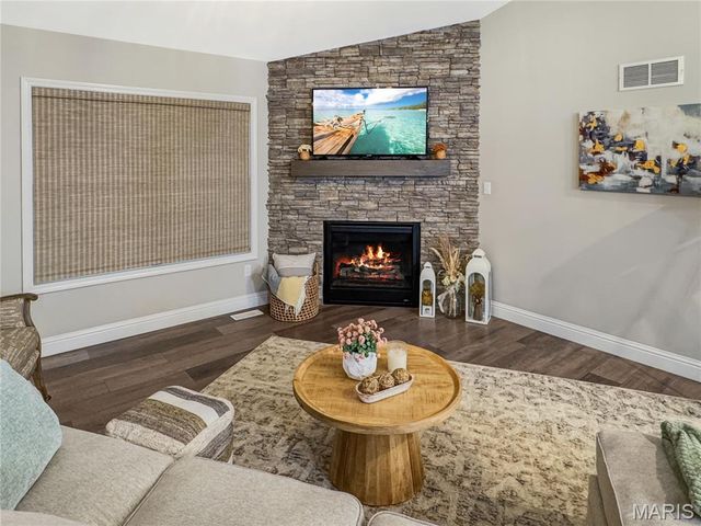 336 Falcon View Drive, Washington, MO 63090